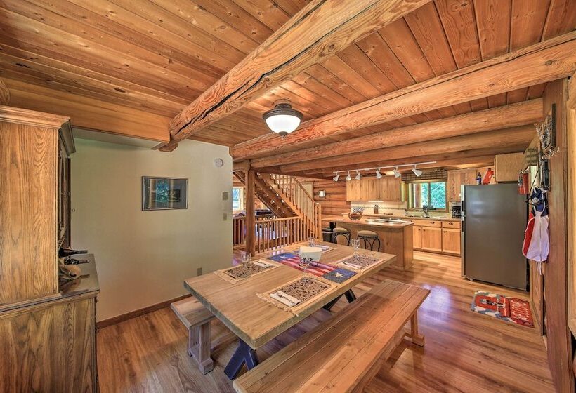 Large Cabin W/ Fire Pit + Grill On 34 Acres!