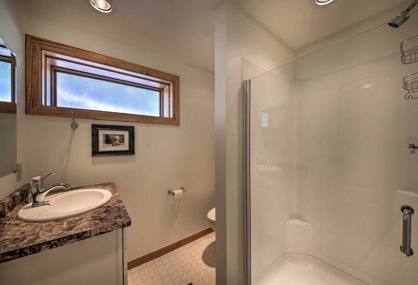 Large Cabin W/ Fire Pit + Grill On 34 Acres!