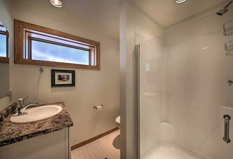 Large Cabin W/ Fire Pit + Grill On 34 Acres!