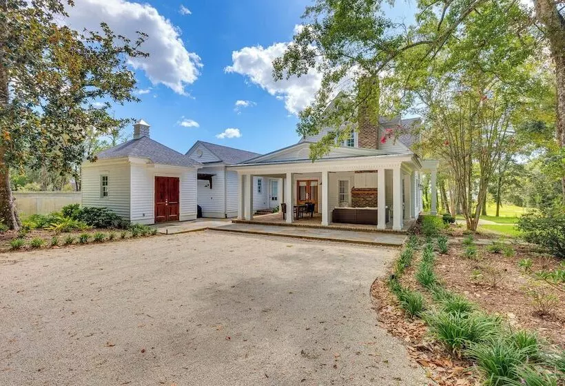 Luxe Fairhope Home W/ Covered Patio: Walk To Bay