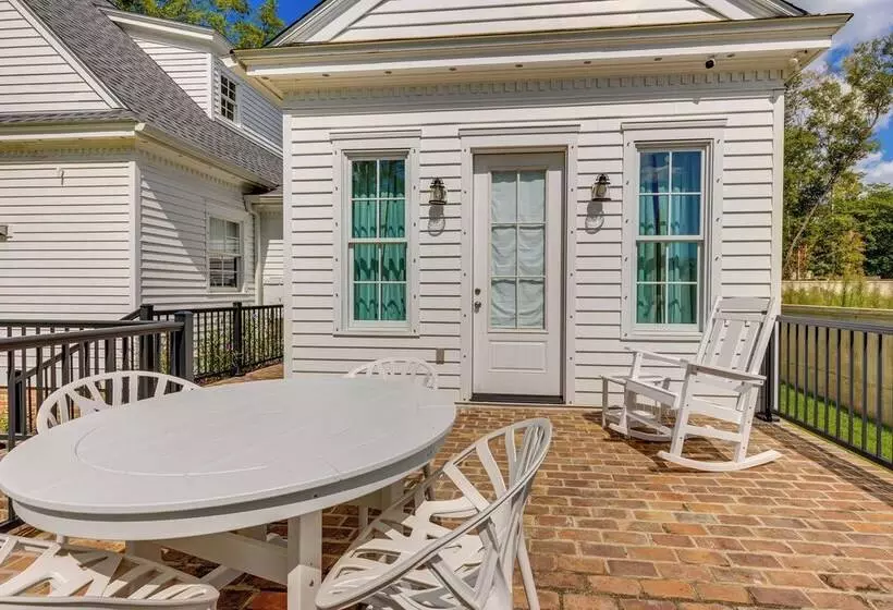 Luxe Fairhope Home W/ Covered Patio: Walk To Bay