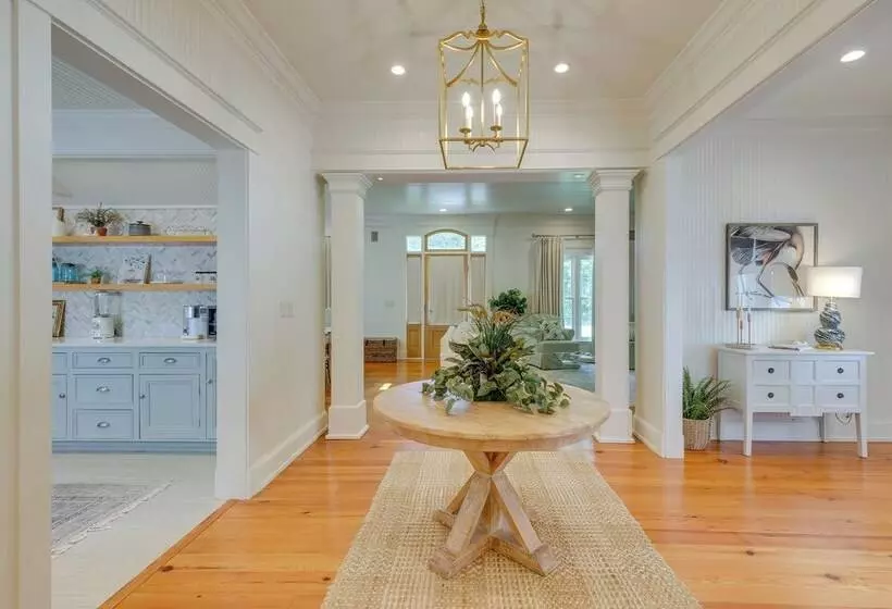 Luxe Fairhope Home W/ Covered Patio: Walk To Bay