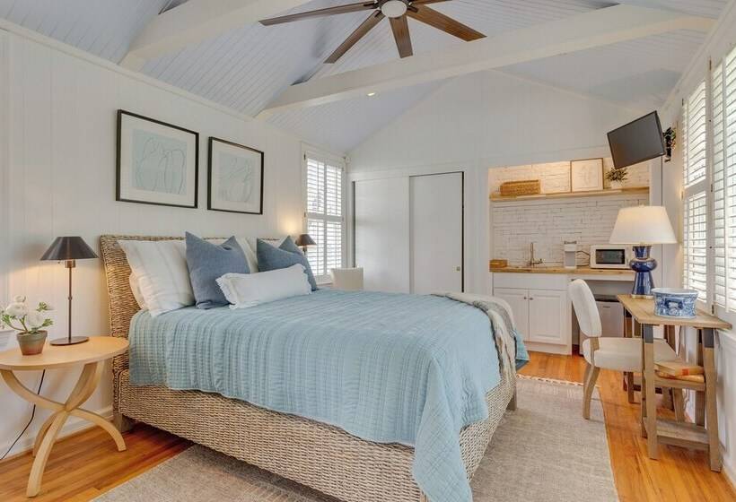 Luxe Fairhope Home W/ Covered Patio: Walk To Bay