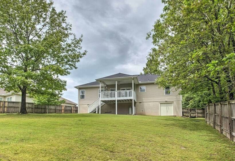 Bella Vista Home W/ Yard: Half Mile To Trails!