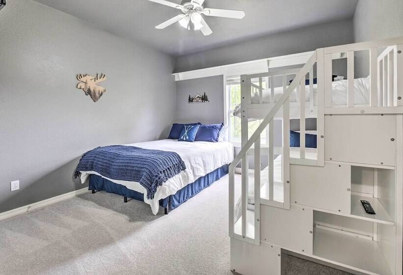 Bella Vista Home W/ Yard: Half Mile To Trails!