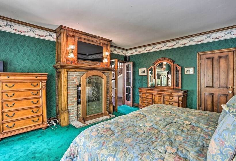 Ornate Lake Arrowhead Home With Deck