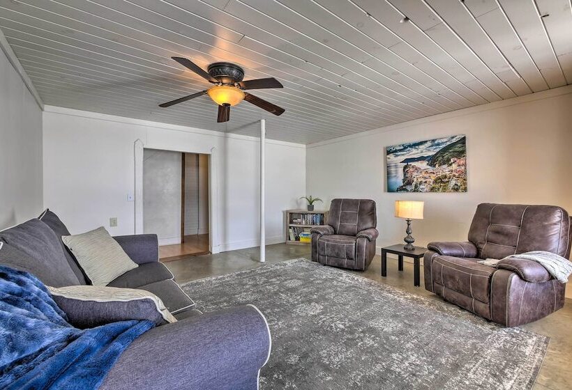 Peaceful Cottage In The Heart Of Amish Country!