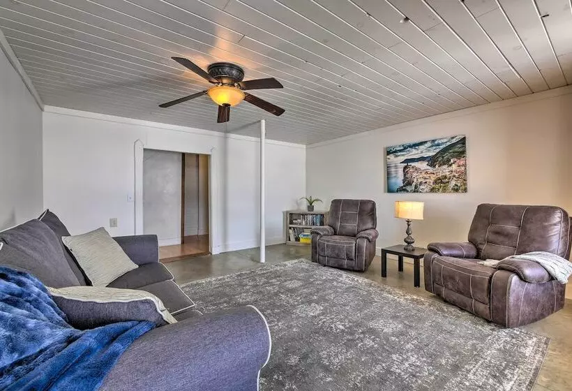 Peaceful Cottage In The Heart Of Amish Country!
