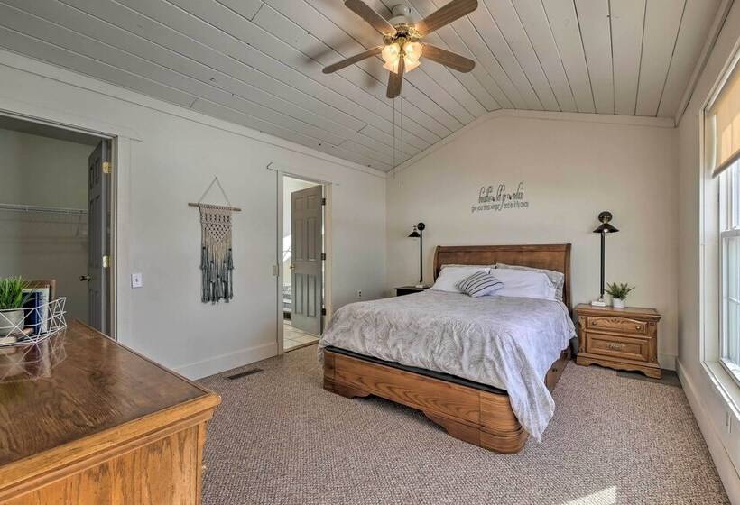 Peaceful Cottage In The Heart Of Amish Country!