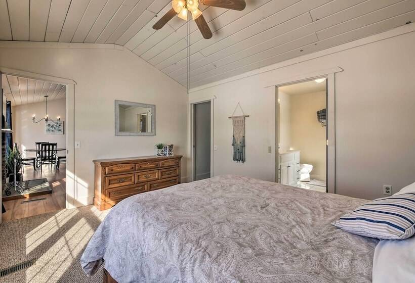 Peaceful Cottage In The Heart Of Amish Country!