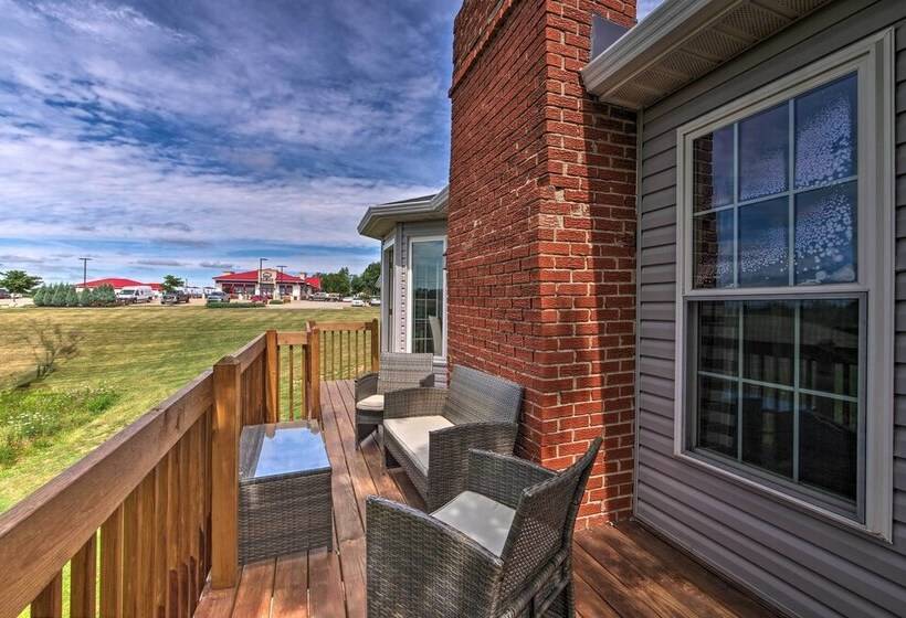 Peaceful Cottage In The Heart Of Amish Country!