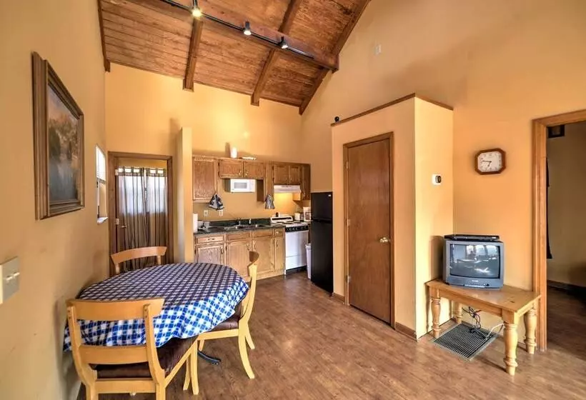 Peaceful Reliance Cabin W/ Deck On Hiwassee River!