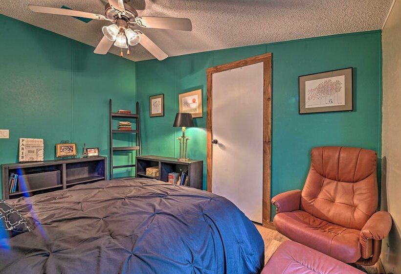 Peaceful Silver Springs Property   Pets Welcome!