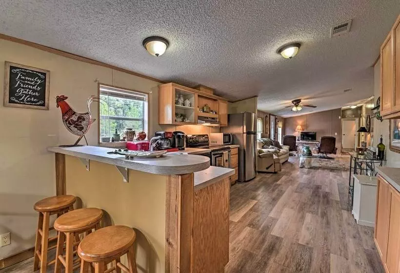 Peaceful Silver Springs Property   Pets Welcome!