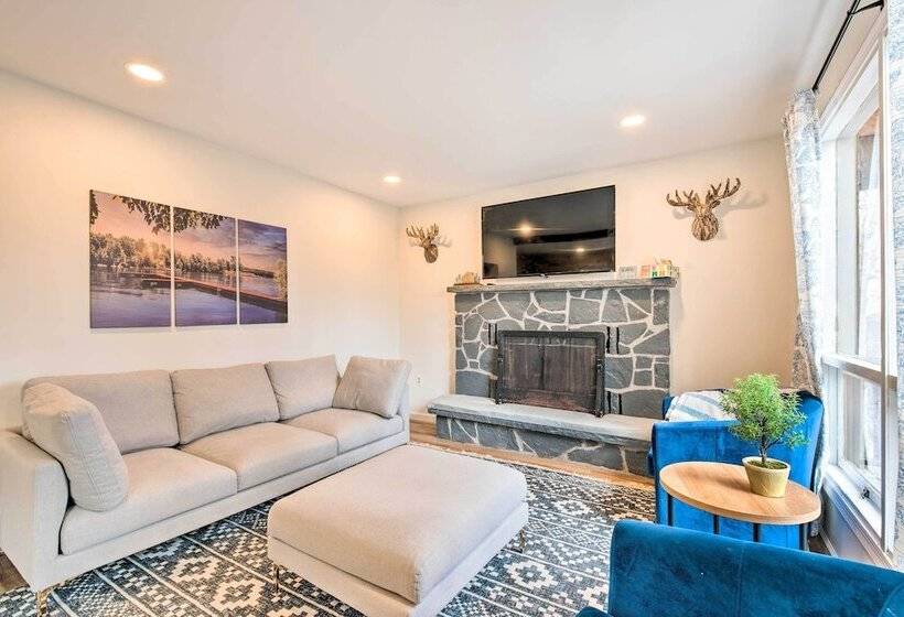 Lake Ariel Cabin W/ Community Pool & Lake Access!