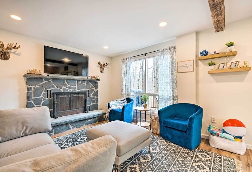 Lake Ariel Cabin W/ Community Pool & Lake Access!