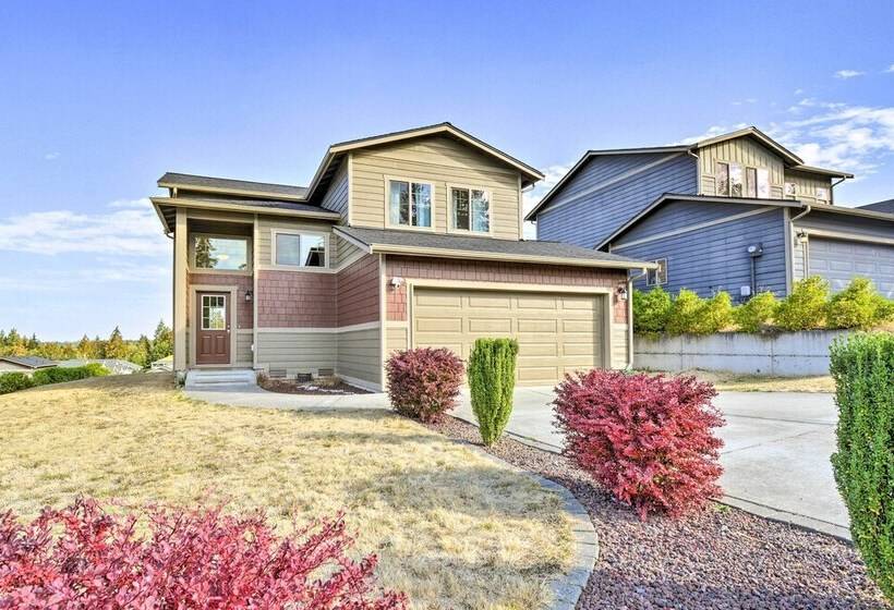 Pet Friendly Poulsbo Abode W/ Mountain Views!