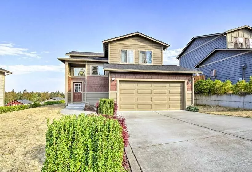 Pet Friendly Poulsbo Abode W/ Mountain Views!