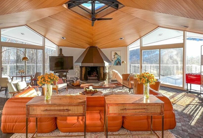 Pristine West Dover Home W/ Deck & Mountain Views!