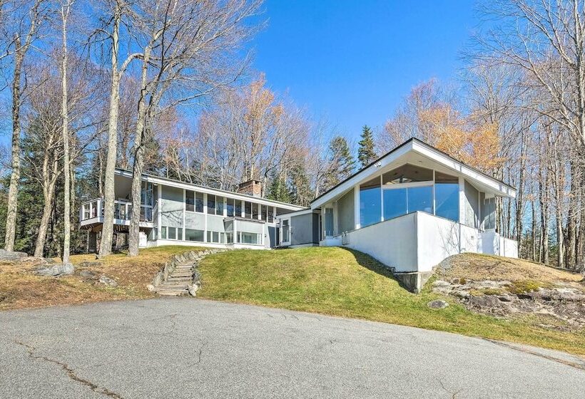 Pristine West Dover Home W/ Deck & Mountain Views!