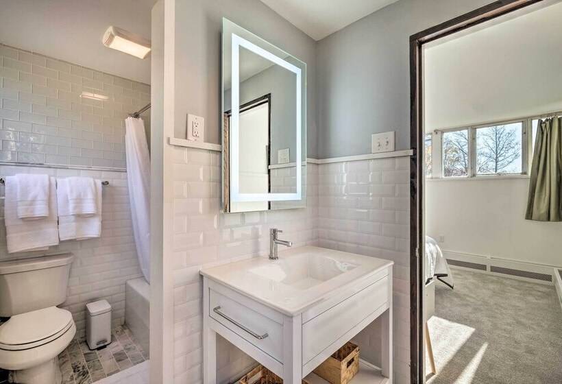 Pristine West Dover Home W/ Deck & Mountain Views!