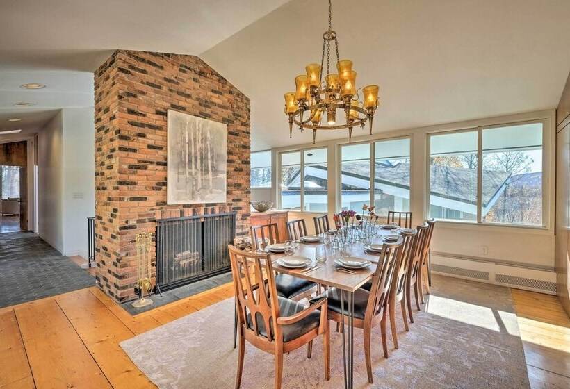 Pristine West Dover Home W/ Deck & Mountain Views!