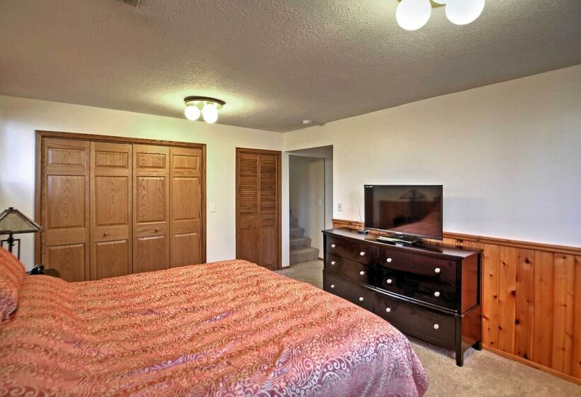 Quaint Duluth Hideaway W/ Private Fenced In Yard!