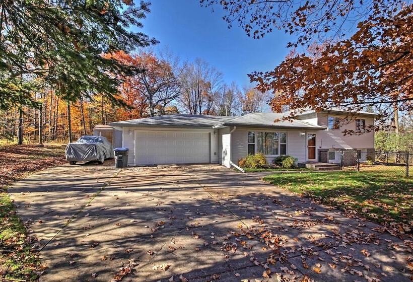 Quaint Duluth Hideaway W/ Private Fenced In Yard!