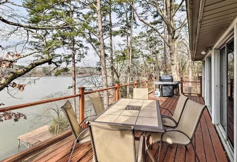 Riverfront Deck + Fire Pit: Hot Springs Retreat!