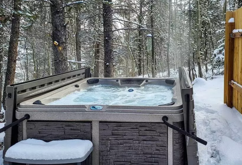 Rocky Mountain Alma Cabin With Deck & Hot Tub!