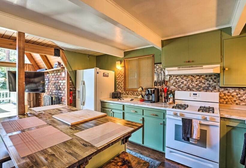 Running Springs A Frame W/ Deck & Mtn Views!