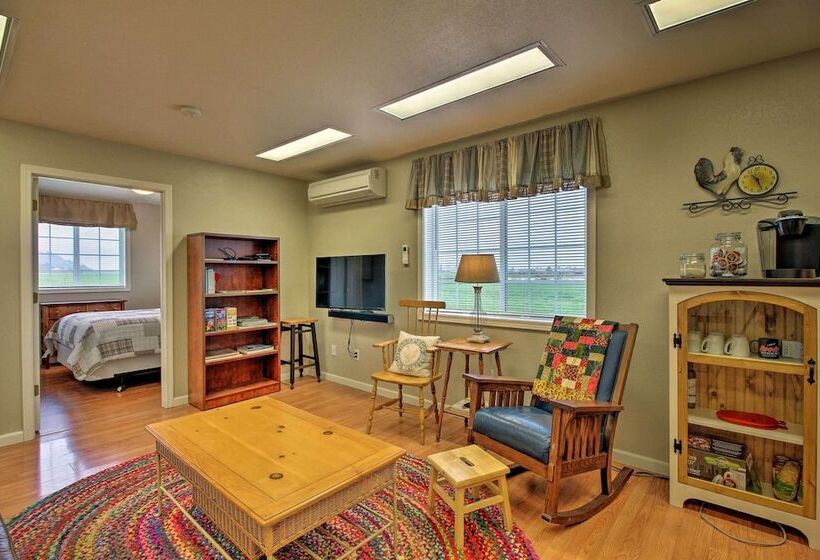 Rural Cottage 20 Min To Eugene W/ Mt Tom Views!