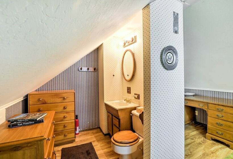 Rustic Riverfront Truckee Cabin W/ Gas Grill!