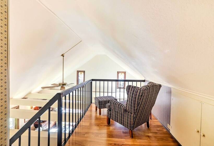 Rustic Riverfront Truckee Cabin W/ Gas Grill!