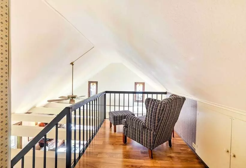 Rustic Riverfront Truckee Cabin W/ Gas Grill!