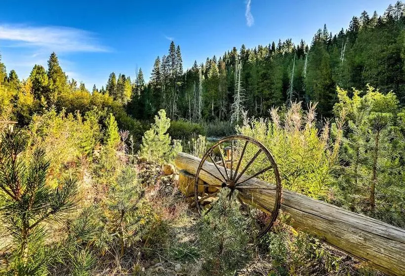 Rustic Riverfront Truckee Cabin W/ Gas Grill!