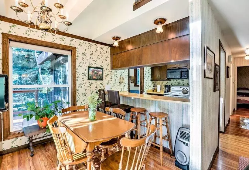 Rustic Riverfront Truckee Cabin W/ Gas Grill!