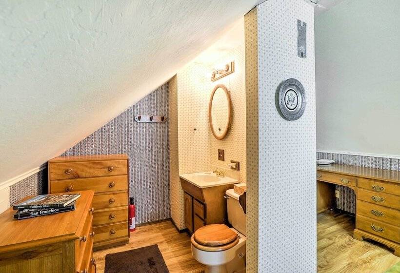 Rustic Riverfront Truckee Cabin W/ Gas Grill!