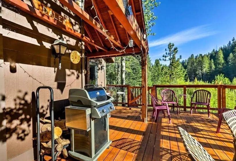 Rustic Riverfront Truckee Cabin W/ Gas Grill!