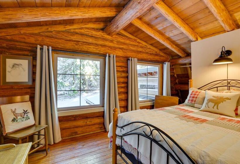 Rustic Sequim Cabin W/ Fire Pit & Forested Views!