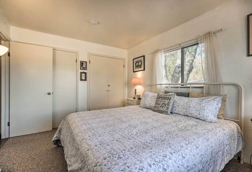 Secluded Mountain Hideaway < 8 Miles To Bass Lake!