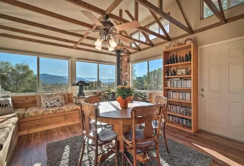 Secluded Mountain Hideaway < 8 Miles To Bass Lake!