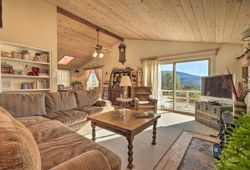 Secluded Mountain Hideaway < 8 Miles To Bass Lake!