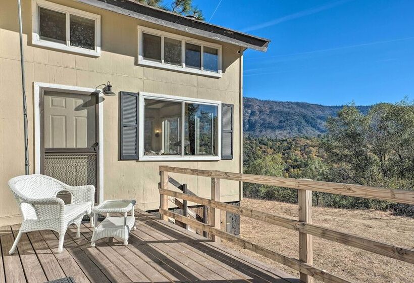 Secluded Mountain Hideaway < 8 Miles To Bass Lake!