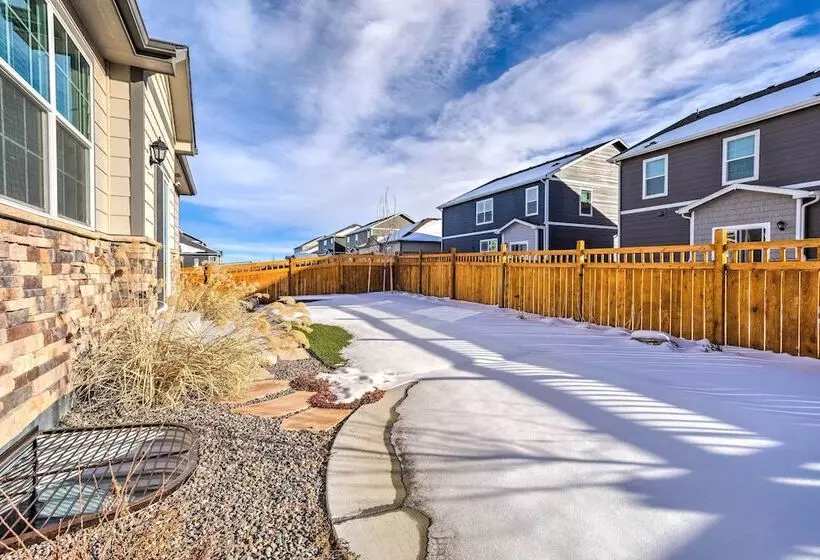 10 Mi To Dia: Spacious Aurora House W/ Yard!