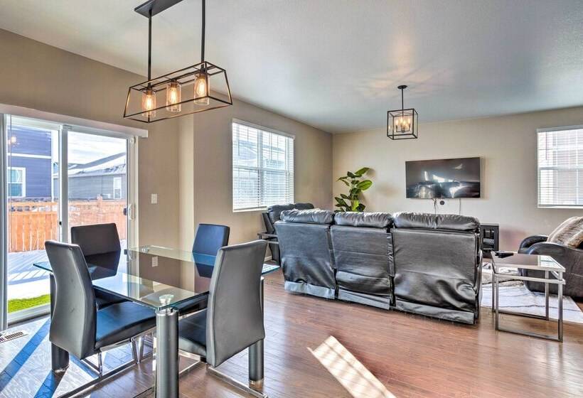 10 Mi To Dia: Spacious Aurora House W/ Yard!