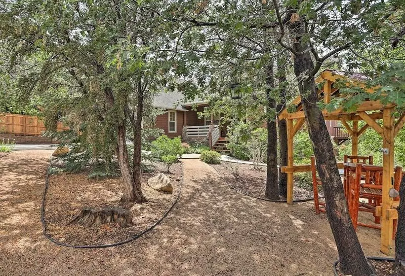 5 Mi To Big Bear Lake: Home W/ Hot Tub!