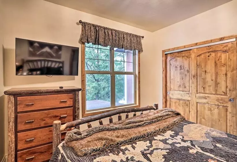 5 Mi To Big Bear Lake: Home W/ Hot Tub!