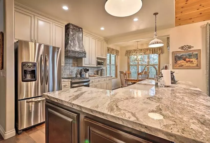 5 Mi To Big Bear Lake: Home W/ Hot Tub!