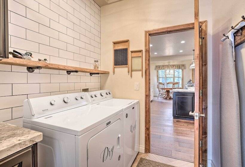 5 Mi To Big Bear Lake: Home W/ Hot Tub!